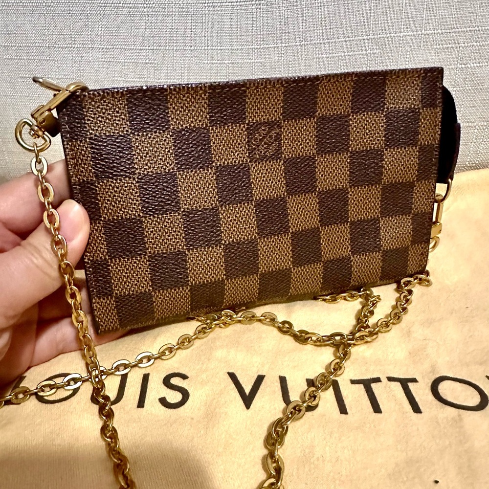 Louis Vuitton bucket pouch